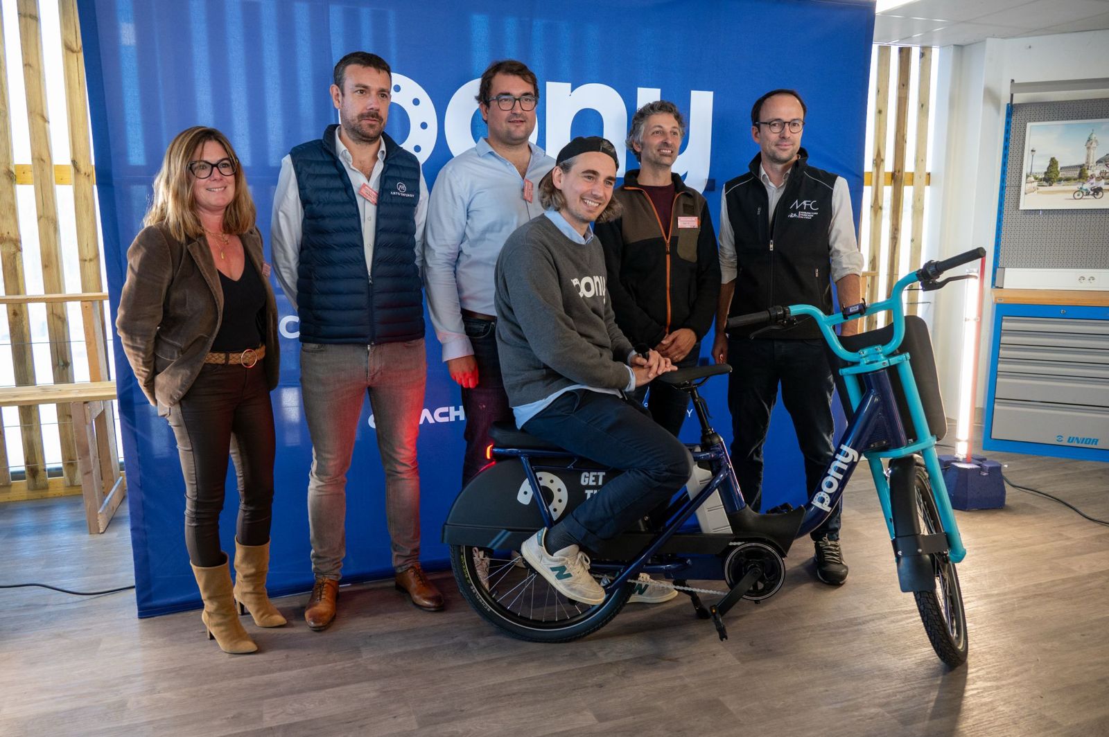 Alex Guiral à la Manufacture du Cycle avec l'équipe de Pony